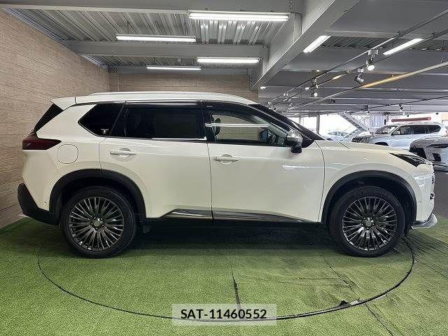 Nissan X-TRAIL HYBRID 2023-05 7252961-17