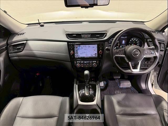 Nissan X-TRAIL HYBRID 2018-05 7360631-1