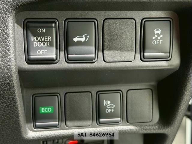 Nissan X-TRAIL HYBRID 2018-05 7360631-21