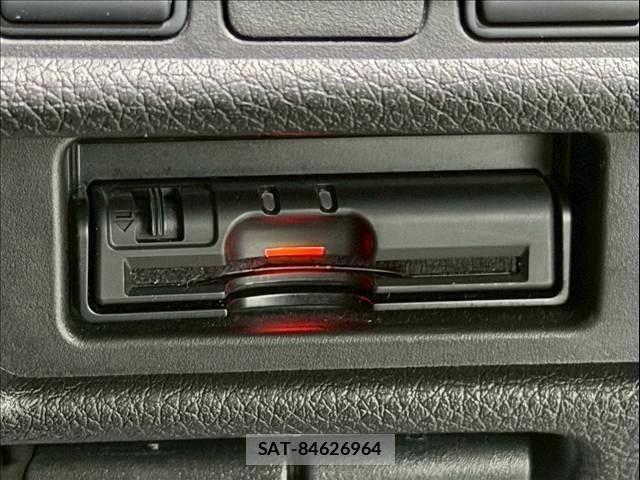 Nissan X-TRAIL HYBRID 2018-05 7360631-22