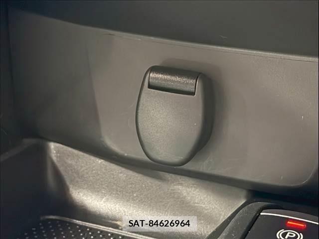 Nissan X-TRAIL HYBRID 2018-05 7360631-24