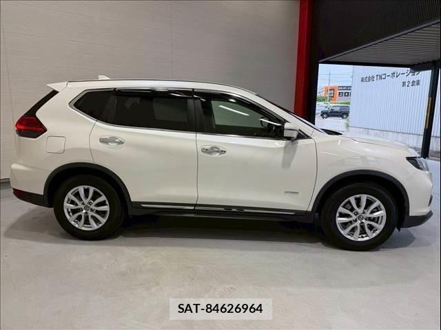 Nissan X-TRAIL HYBRID 2018-05 7360631-5