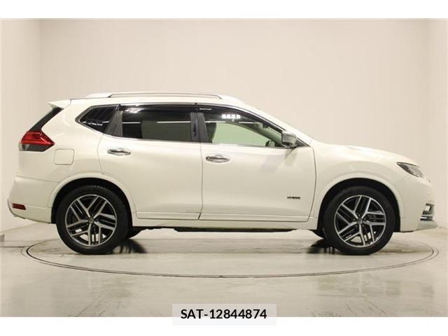 Nissan X-TRAIL HYBRID 2017-06 7360633-9