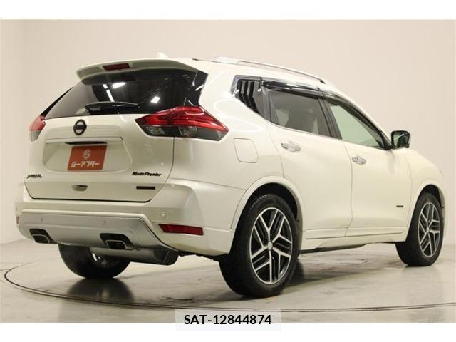 Nissan X-TRAIL HYBRID 2017-06 7360633-8
