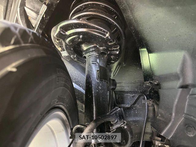 Nissan X-TRAIL HYBRID 2015-05 7360641-19
