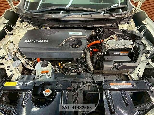 Nissan X-TRAIL HYBRID 2015-07 7360630-13