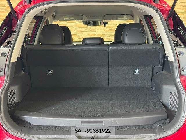 Nissan X-TRAIL HYBRID 2015-05 7360634-12