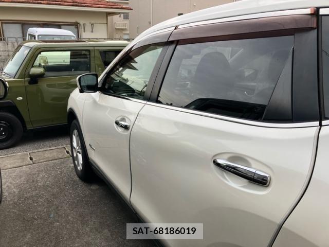 Nissan X-TRAIL HYBRID 2015-06 7360638-11