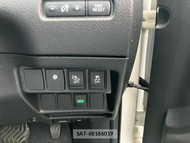Nissan X-TRAIL HYBRID 2015-06 7360638-14