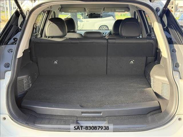 Nissan X-TRAIL HYBRID 2015-08 7360635-10