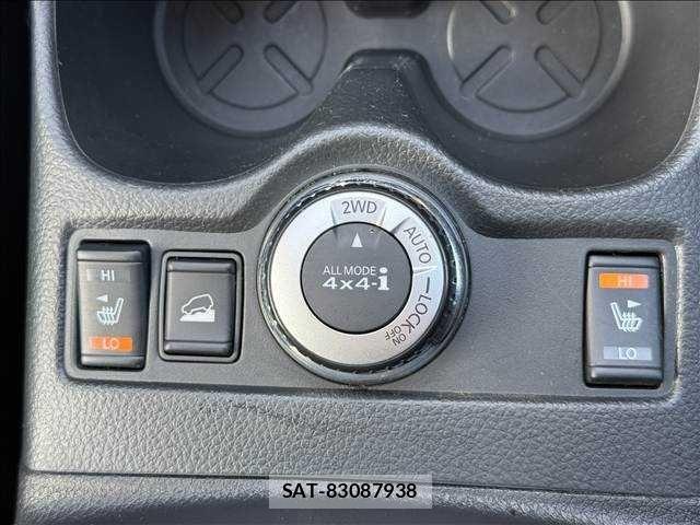 Nissan X-TRAIL HYBRID 2015-08 7360635-16