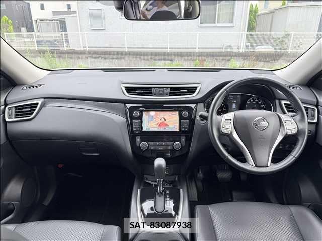 Nissan X-TRAIL HYBRID 2015-08 7360635-1