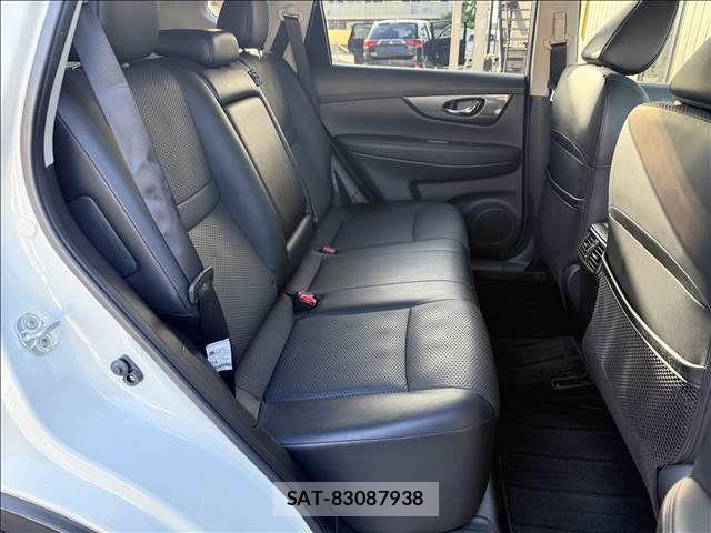Nissan X-TRAIL HYBRID 2015-08 7360635-25