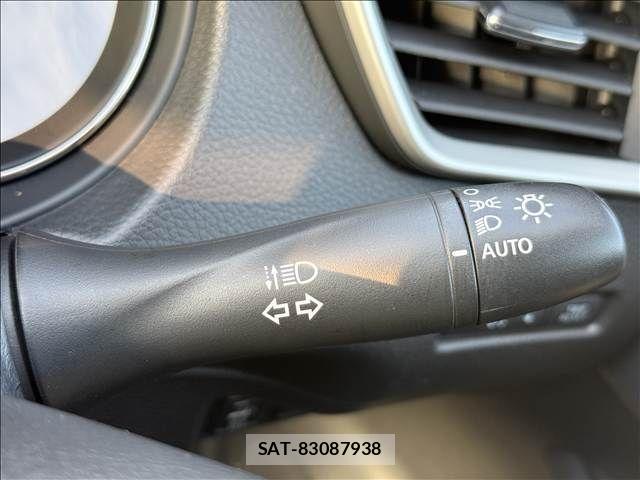 Nissan X-TRAIL HYBRID 2015-08 7360635-26