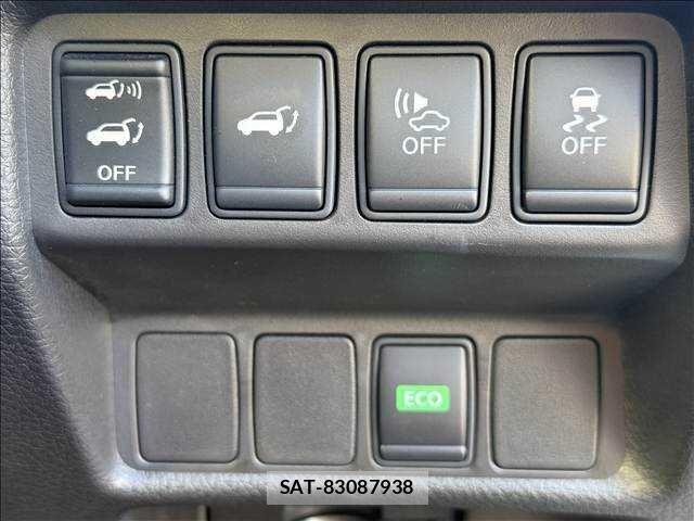 Nissan X-TRAIL HYBRID 2015-08 7360635-3