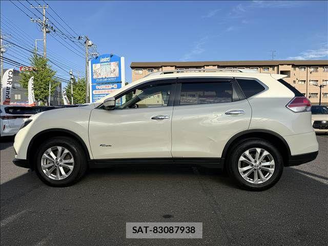 Nissan X-TRAIL HYBRID 2015-08 7360635-5