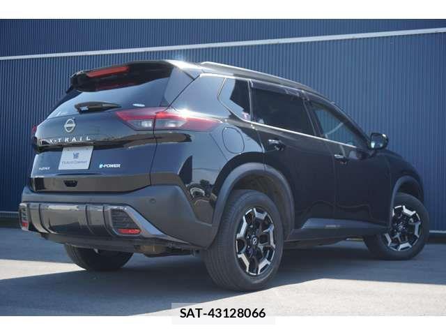 Nissan X-TRAIL HYBRID 2022-09 7395028-6
