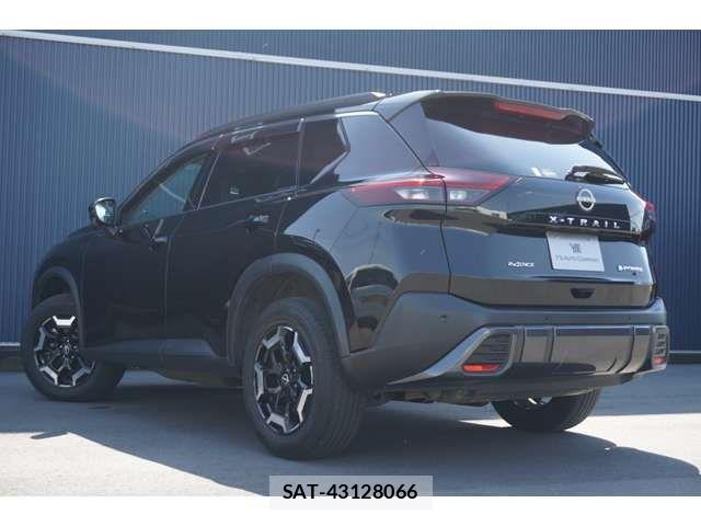 Nissan X-TRAIL HYBRID 2022-09 7395028-8