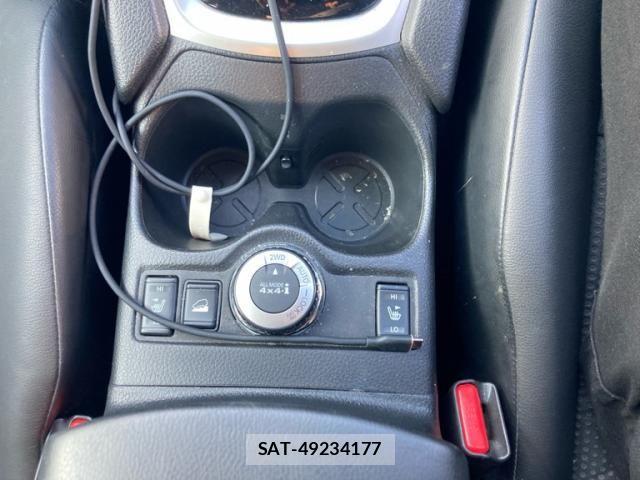 Nissan X-TRAIL HYBRID 2015-05 7395033-16