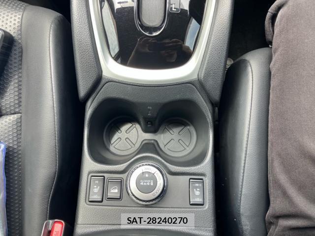 Nissan X-TRAIL HYBRID 2015-06 7395035-24