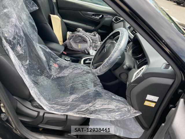 Nissan X-TRAIL HYBRID 2016-06 7459107-12