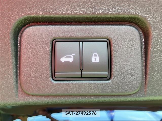 Nissan X-TRAIL HYBRID 2023-06 7504057-27