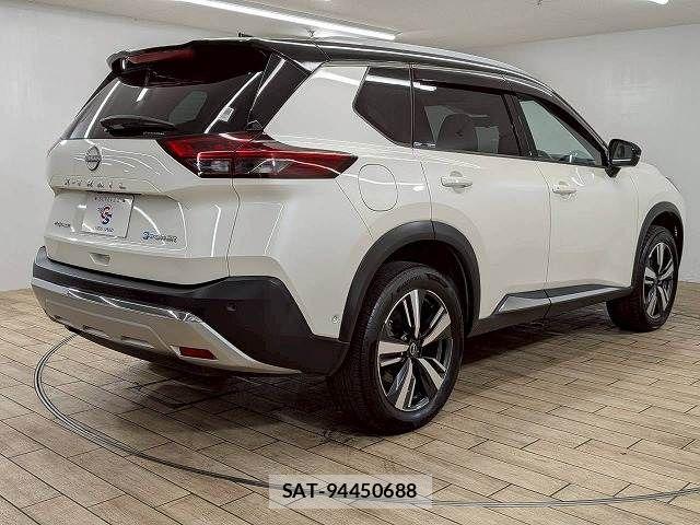 Nissan X-TRAIL HYBRID 2023-06 7504076-15