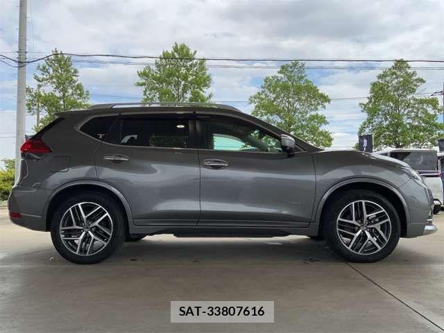 Nissan X-TRAIL HYBRID 2017-09 7621586-6