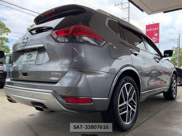 Nissan X-TRAIL HYBRID 2017-09 7621586-7