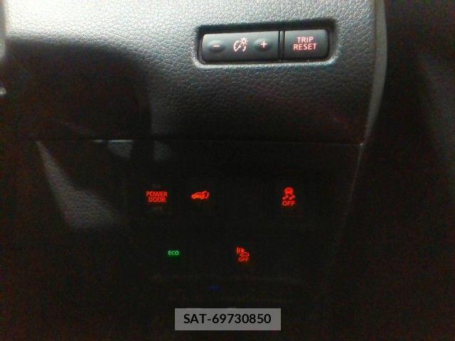 Nissan X-TRAIL HYBRID 2018-08 7621590-8