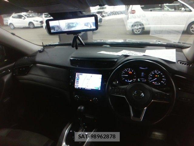 Nissan X-TRAIL HYBRID 2018-06 7621591-1