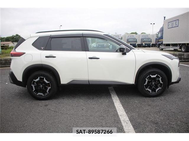Nissan X-TRAIL HYBRID 2022-08 7731099-14
