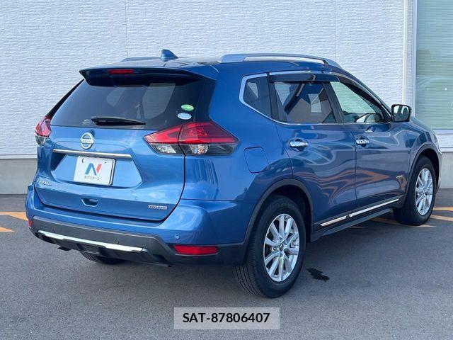 Nissan X-TRAIL HYBRID 2017-06 7731104-16