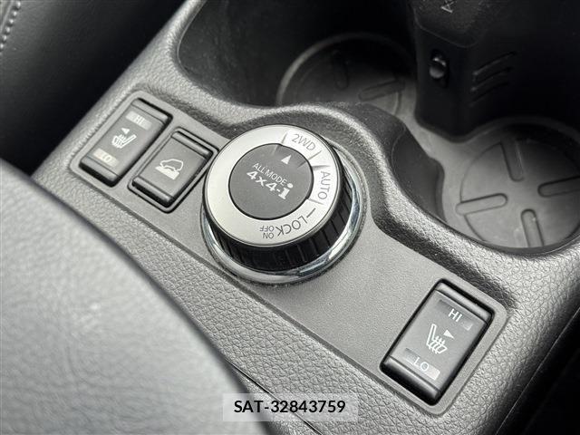 Nissan X-TRAIL HYBRID 2016-09 7790785-11