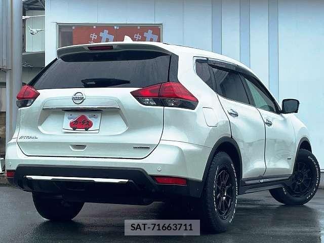 Nissan X-TRAIL HYBRID 2018-02 7790777-2