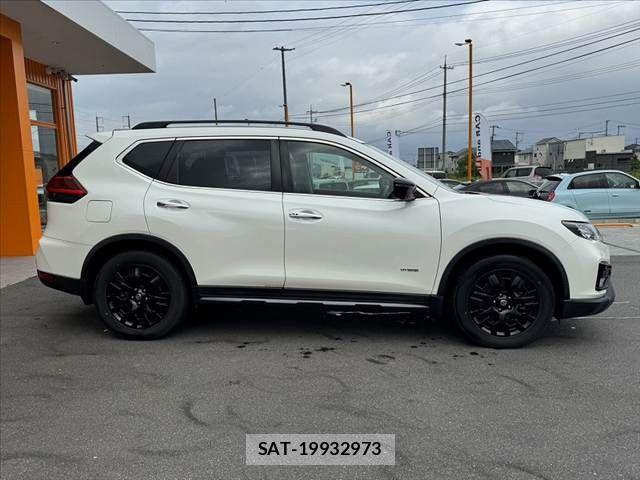 Nissan X-TRAIL HYBRID 2018-03 7880753-11