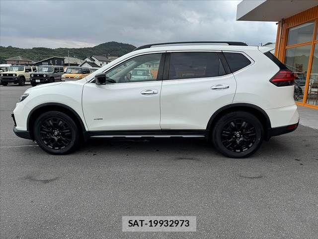Nissan X-TRAIL HYBRID 2018-03 7880753-12