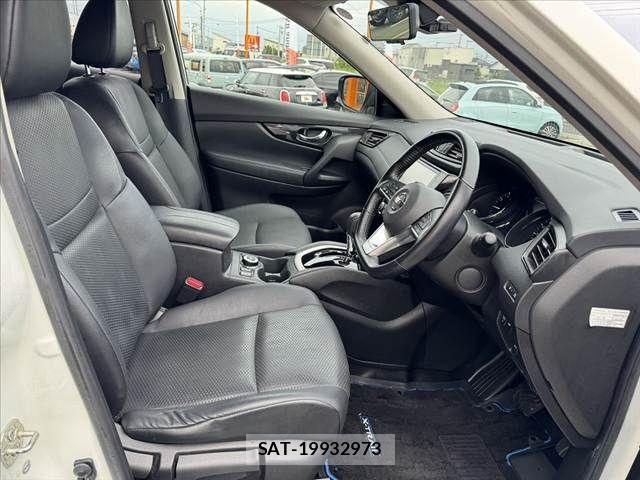 Nissan X-TRAIL HYBRID 2018-03 7880753-16