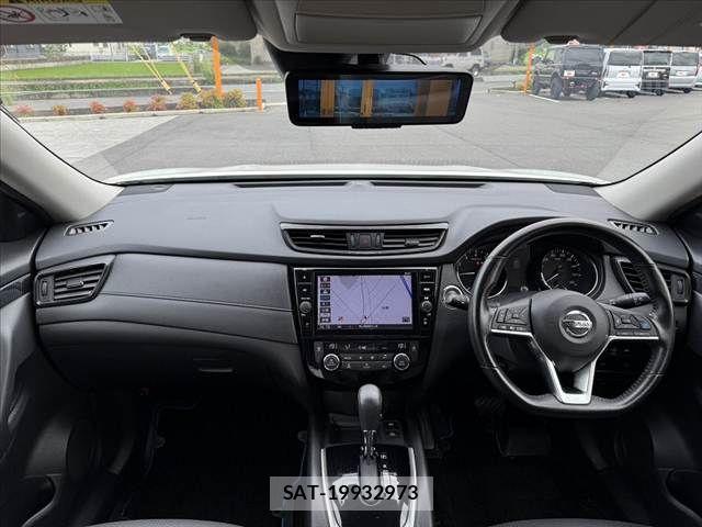Nissan X-TRAIL HYBRID 2018-03 7880753-1