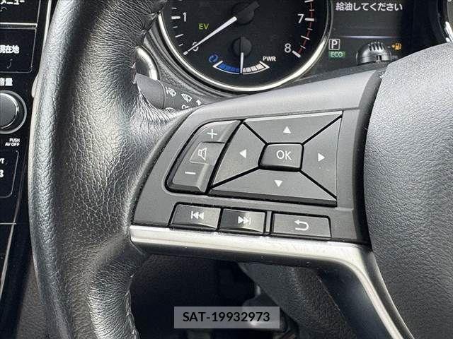 Nissan X-TRAIL HYBRID 2018-03 7880753-26