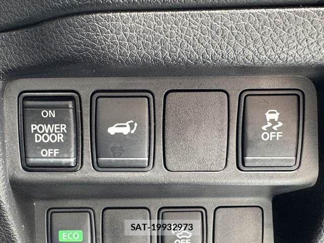 Nissan X-TRAIL HYBRID 2018-03 7880753-27