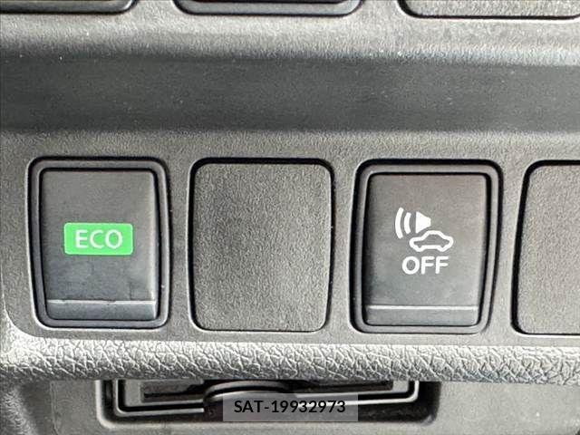 Nissan X-TRAIL HYBRID 2018-03 7880753-28