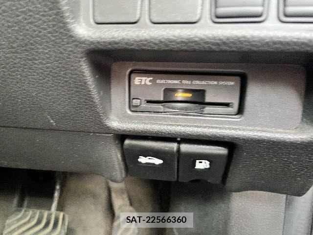 Nissan X-TRAIL HYBRID 2015-09 7880756-15