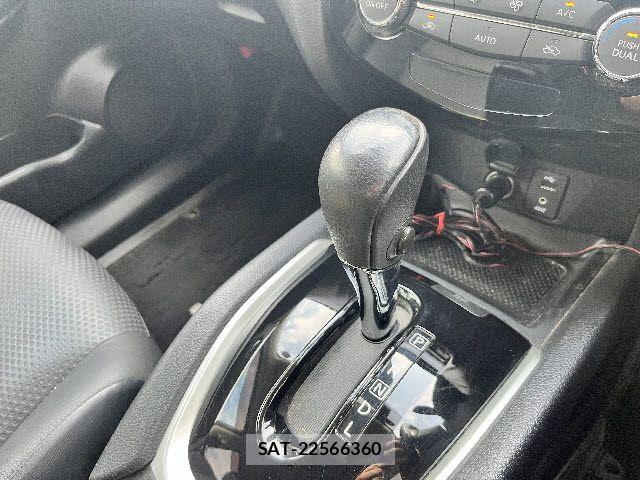 Nissan X-TRAIL HYBRID 2015-09 7880756-19