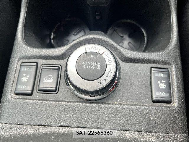 Nissan X-TRAIL HYBRID 2015-09 7880756-22