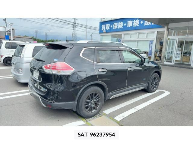Nissan X-TRAIL HYBRID 2015-06 7903691-2