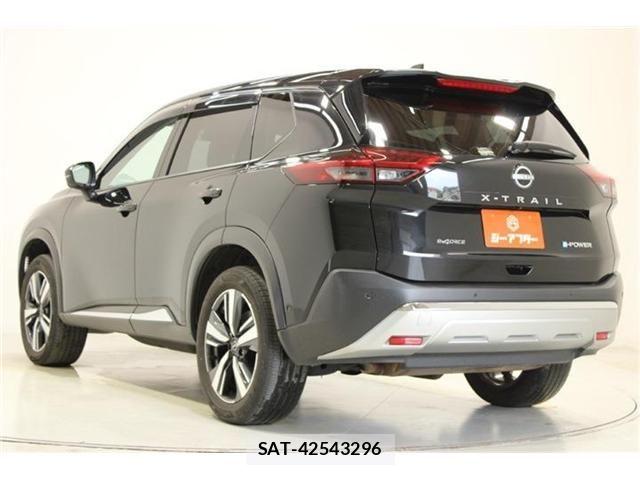 Nissan X-TRAIL HYBRID 2023-09 7903686-9