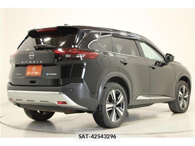 Nissan X-TRAIL HYBRID 2023-09 7903686-11