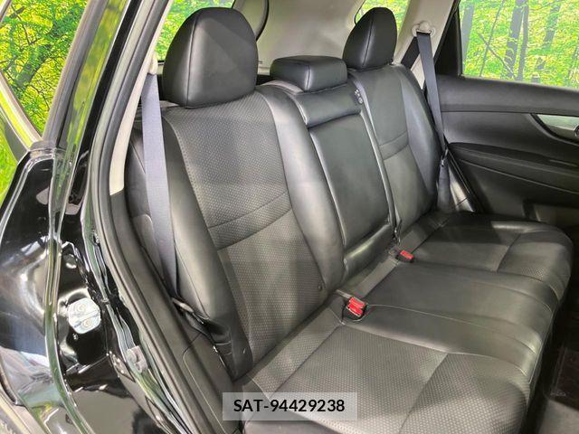 Nissan X-TRAIL HYBRID 2015-07 7964532-8