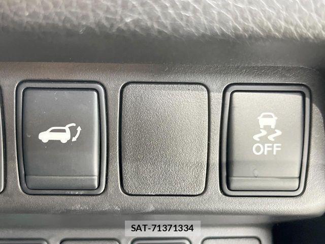 Nissan X-TRAIL HYBRID 2018-07 7964530-6
